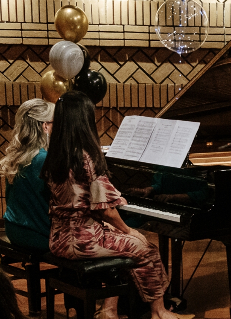 Malu Nascimento com o material Piano Lúdico®